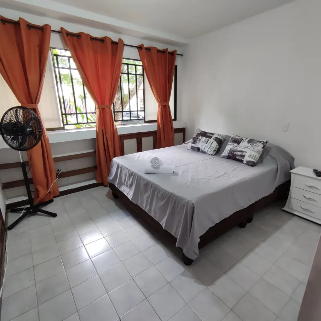Habitacion cama queen apartamento amoblado en sur Cali para alquiler por días