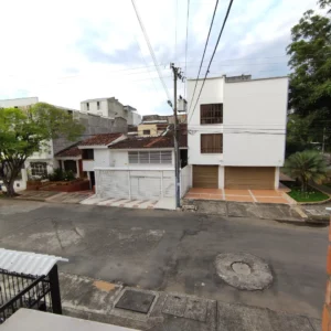Vista de la habitacion a la ciudad apartamento amoblado cali sur por meses
