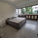 Habitacion con cama queen apartamento amoblado cali sur por dias