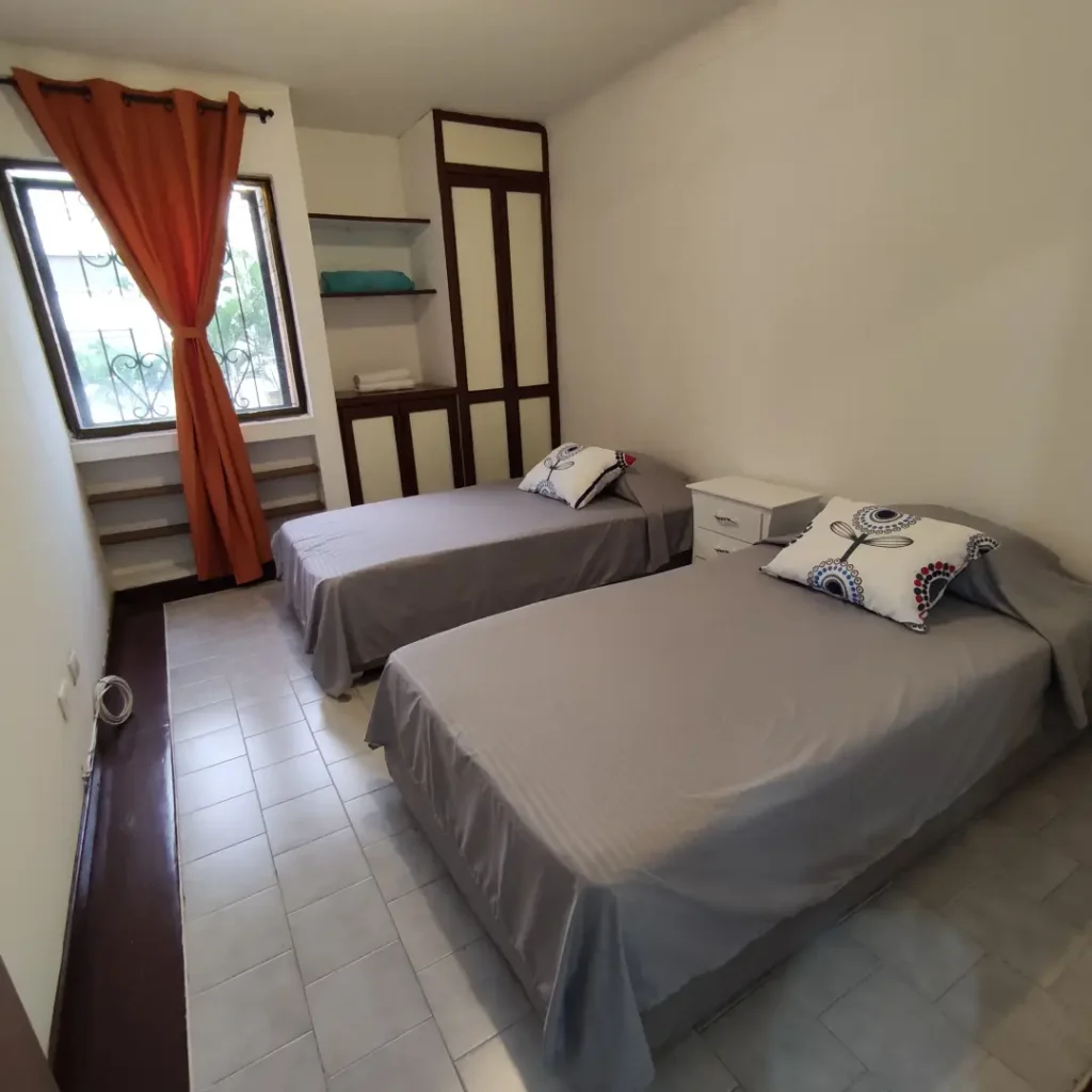 Habitacion auxiliar 2 camas sencillas apartamento amoblado cali sur por dias