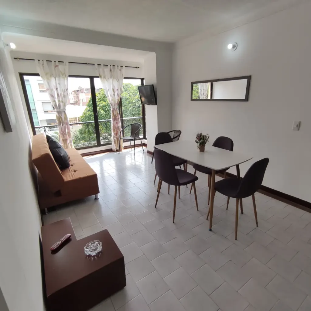 Comedor apartamento amoblado Cali sur para alquiler por meses