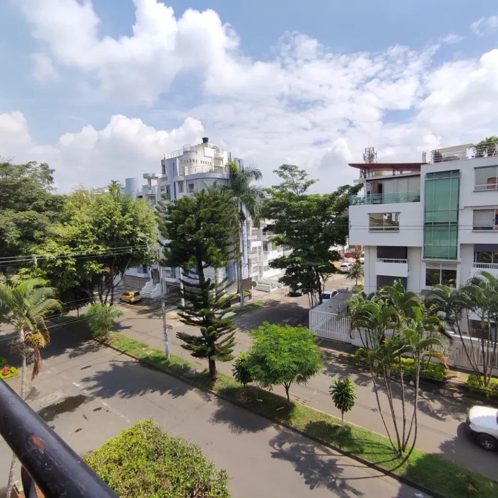 Vista a la ciudad apartamento amoblado Cali para alquiler por dias