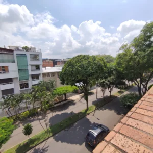 Habitacion con vista a la ciudad apartamento amoblado Cali para alquiler por dias